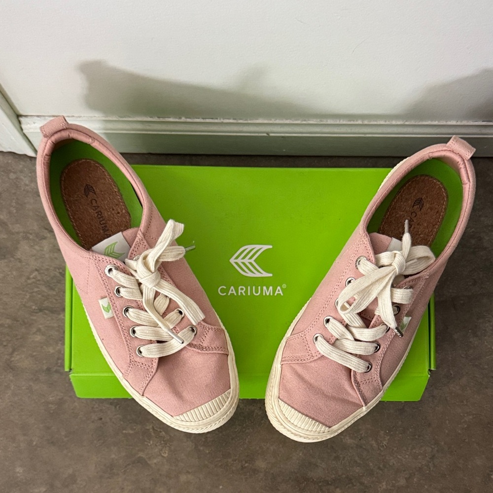 Cariuma Women's Blush Canvas Sneakers